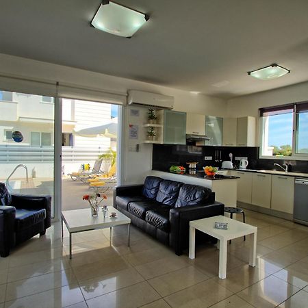 Flouressia Gardens Aparthotel Protaras Room photo