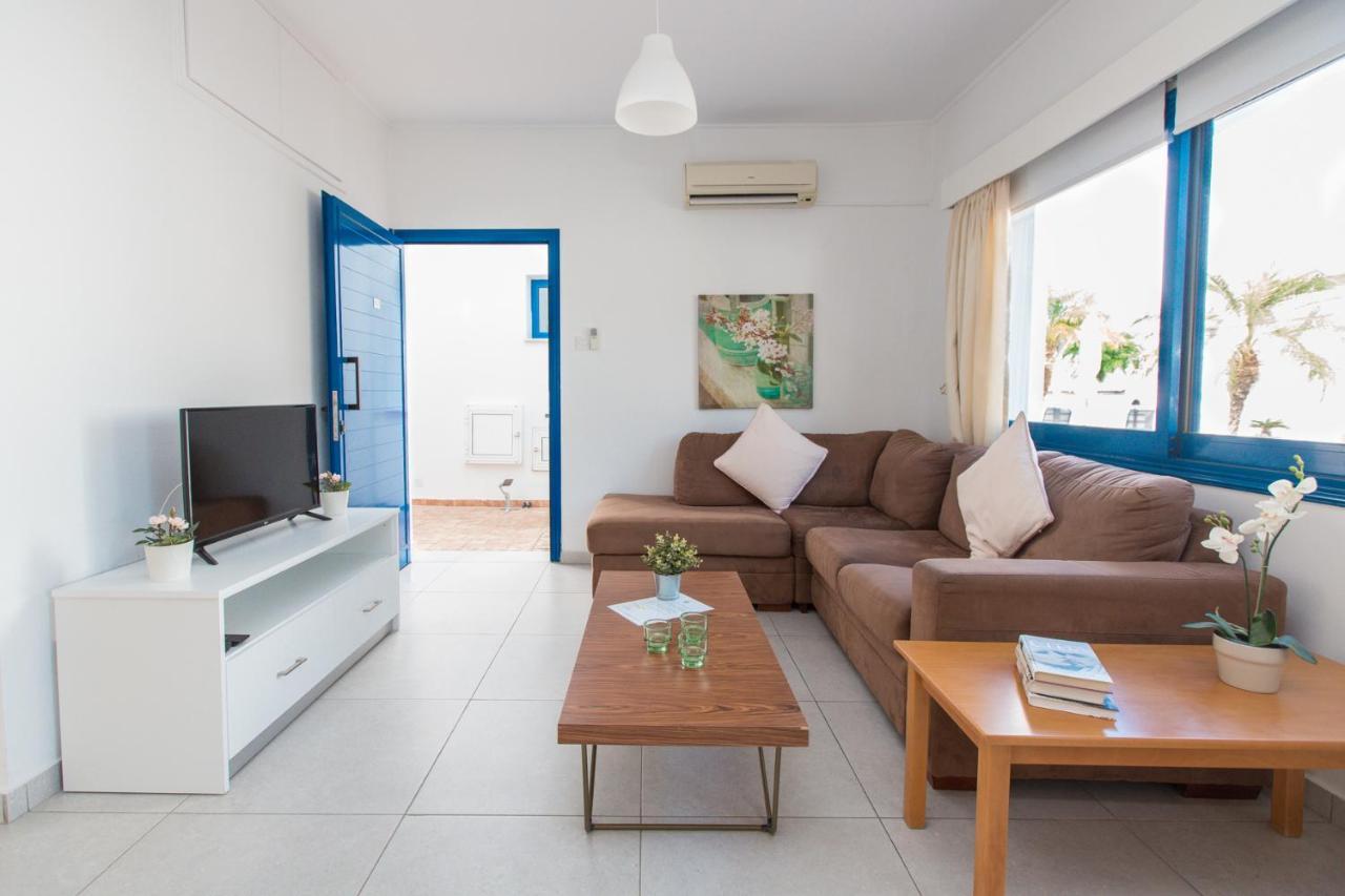 Flouressia Gardens Aparthotel Protaras Room photo