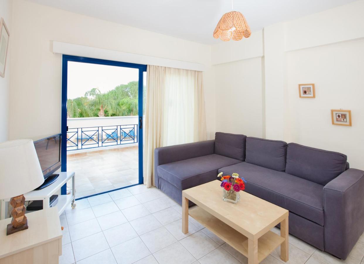 Flouressia Gardens Aparthotel Protaras Room photo
