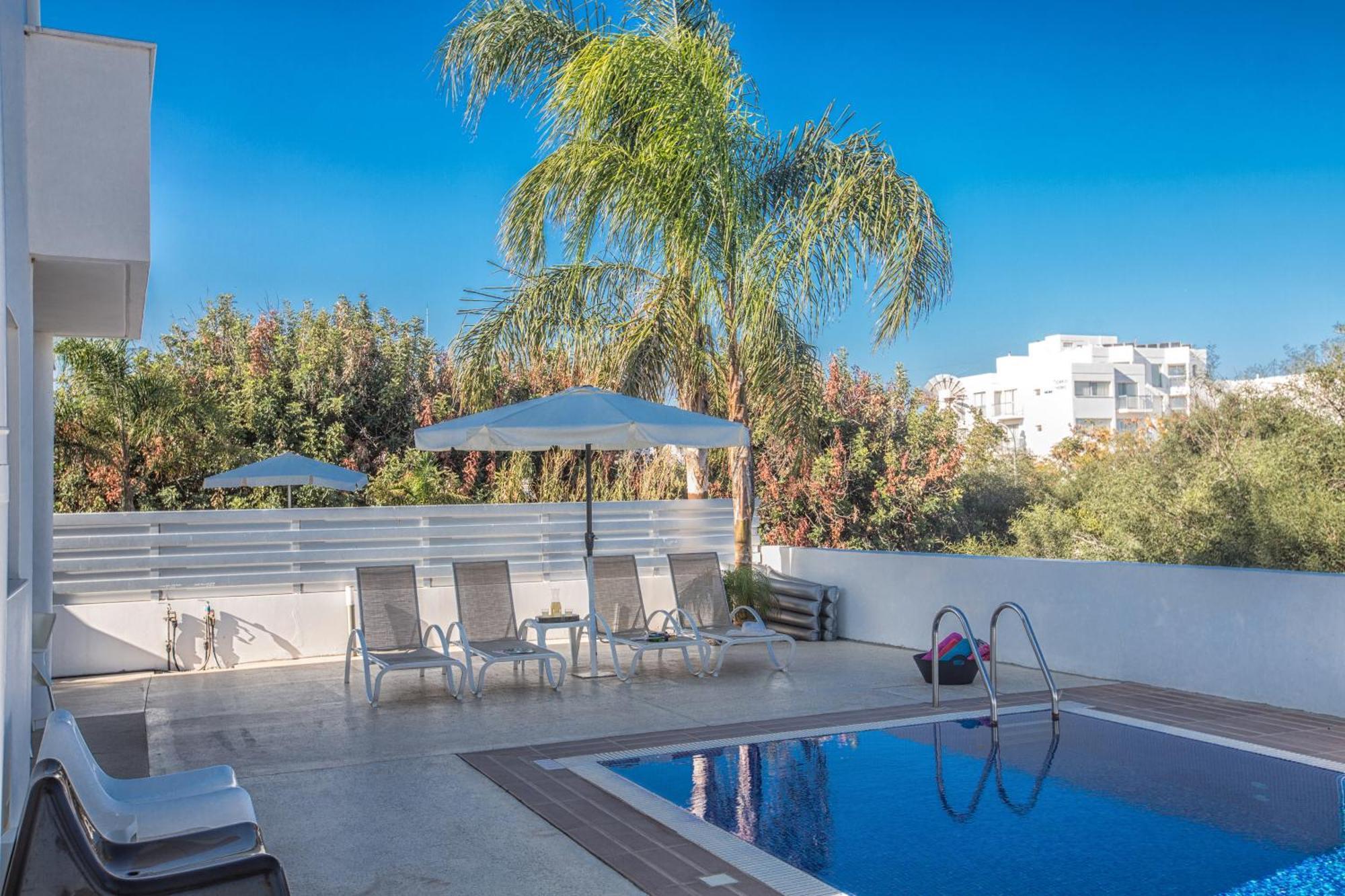 Flouressia Gardens Aparthotel Protaras Room photo