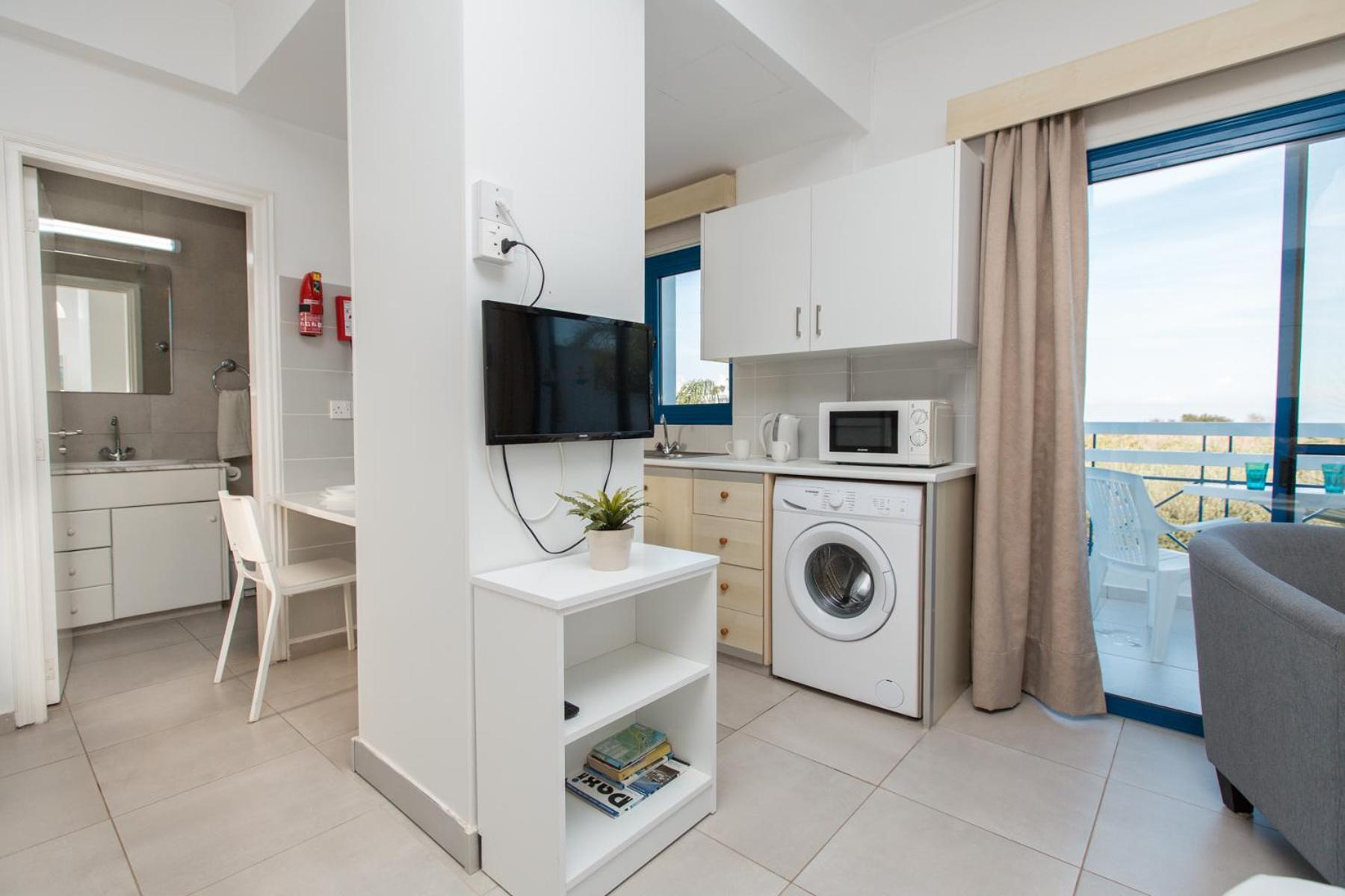 Flouressia Gardens Aparthotel Protaras Room photo