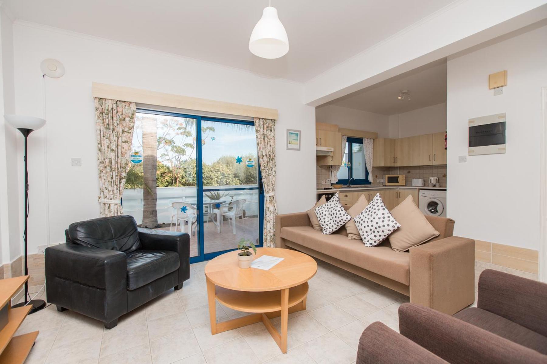 Flouressia Gardens Aparthotel Protaras Room photo